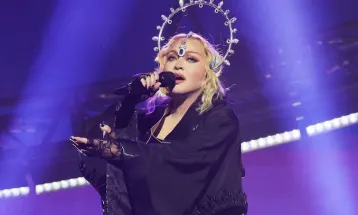 'We cannot afford to lose our humanity': Madonna speaks on stage in London about Israel-Hamas war