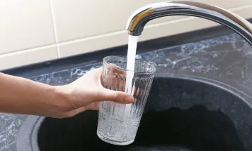 Scientists are calling on ministers to reduce limits on 'permanent chemicals' in UK tap water