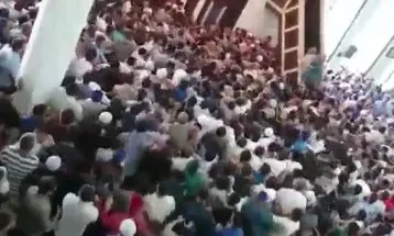 Imams Engage in Physical Altercation During Jum’ah Prayer